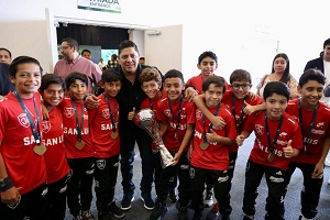 Ricardo Gallardo consolida crecimiento deportivo con resultados históricos