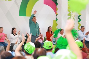 Ricardo Gallardo  festeja a niñez de Villa de Pozos con juguetes y nueva área recreativa