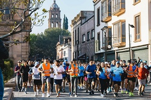 Más de mil corredores viven el Trote por los 7 Templos en San Luis Capital
