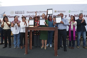 Inauguración histórica del puente Nichupté, becas y restitución de tierras: Presidenta Claudia Sheinbaum culmina gira en Quintana Roo, Estado de México y Chiapas