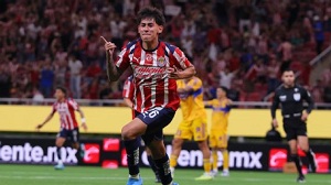 Chivas a semifinales, deja fuera  del Torneo a Tigres; sufre una dolorosa derrota.