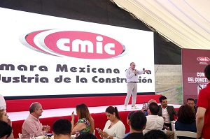 Enrique Galindo garantiza obra pública para empresas potosinas y reconoce alianza con CMIC