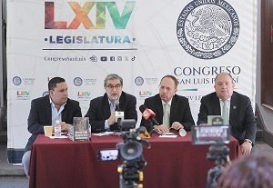 Se realiza presentación del libro “Balas con Remitente”.