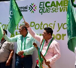 Ricardo Gallardo inaugura un camino más en la Huasteca Potosina
