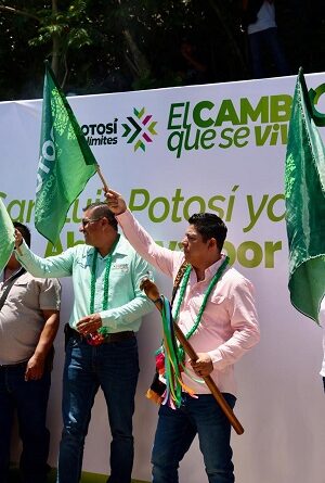 Ricardo Gallardo inaugura un camino más en la Huasteca Potosina