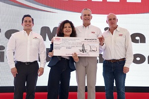 CMIC entrega al DIF de San Luis Capital donativo por casi 1 mdp para beneficiar a familias potosinas