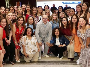 Alcalde Galindo y Estela Arriaga celebran a madres trabajadoras