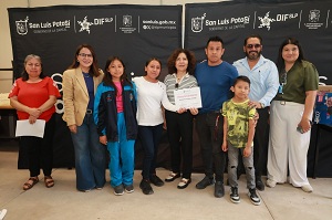 Familias fuertes y unidas, clave para prevenir riesgos entre adolescentes: DIF Capitalino