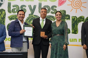 Gobierno Estatal reconoce trayectoria y compromiso del Magisterio Potosino