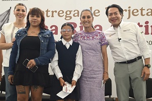 En Tijuana,Presidenta Claudia Sheinbaum entrega tarjetas de la Beca Rita Cetina;la recibirán 9 millones de estudiantes en todo el País