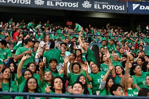 Ricardo Gallardo y miles de potosinos viven la Fiesta Futbolera en San luis