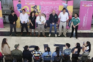 Alcalde Galindo arranca torneo de fútbol mundialista en videojuego