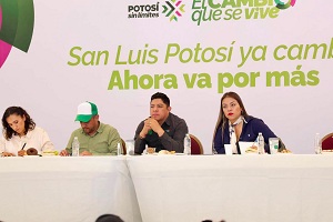 El Gobernador Ricardo Gallardo coordina más entregas de apoyos sociales para las familias de Tamasopo