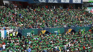 Junto a 22 mil aficionados, Ricardo Gallardo vivio otra gran fiesta futbolera en San luis Potosí