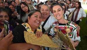 Presidenta Claudia Sheinbaum culmina recorrido por Michoacán, donde felicitó a EUA por su independencia.