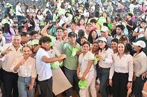 Ricardo Gallardo abre 3 mil becas de educación superior