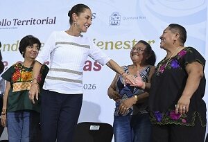 Desde Playa del Carmen, Presidenta Claudia Sheinbaum anuncia Plan Integral para limpiar  de sargazo las Playas de Quintana Roo.