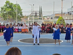  Adultos mayores contagiaron su alegría con el Concurso de Baile del DIF Municipal 