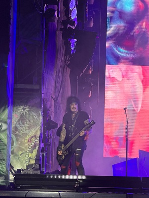 Concierto exclusivo para la FENAPO dio Mõtley Crüe y los fans pletóricos 