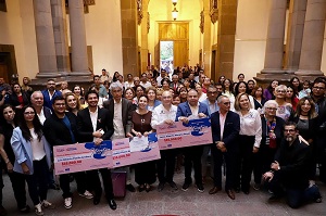 Alcalde Enrique Galindo entrega el Premio Municipal de Literatura 2026