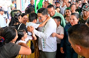 Ricardo Gallardo lleva apoyo a escolares a mas de 12 mil estudiantes de Tamazuchale