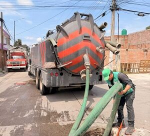 CEA limpia 6.6 kilómetros de drenaje para reducir riesgos durante las lluvias