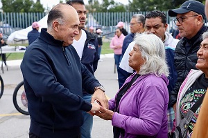 Enrique Galindo entrega más de 400 bicicletas y activa Cultura en tu Colonia