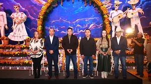 El Gobernador Ricardo Gallardo inaugura monumental altar de muertos en Palacio de Gobierno   