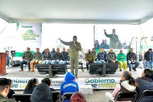El Gobernador Ricardo Gallardo lleva Enchúlame la Colonia al Barrio Los Vergeles